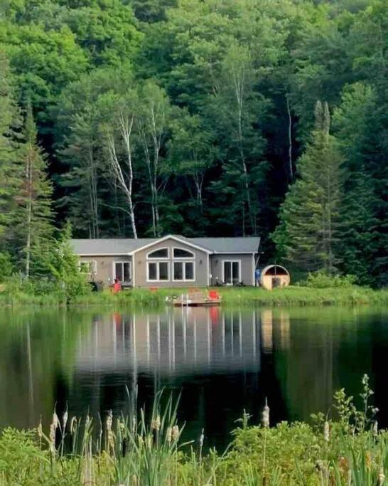 Four Season Waterfront Muskoka Retreat