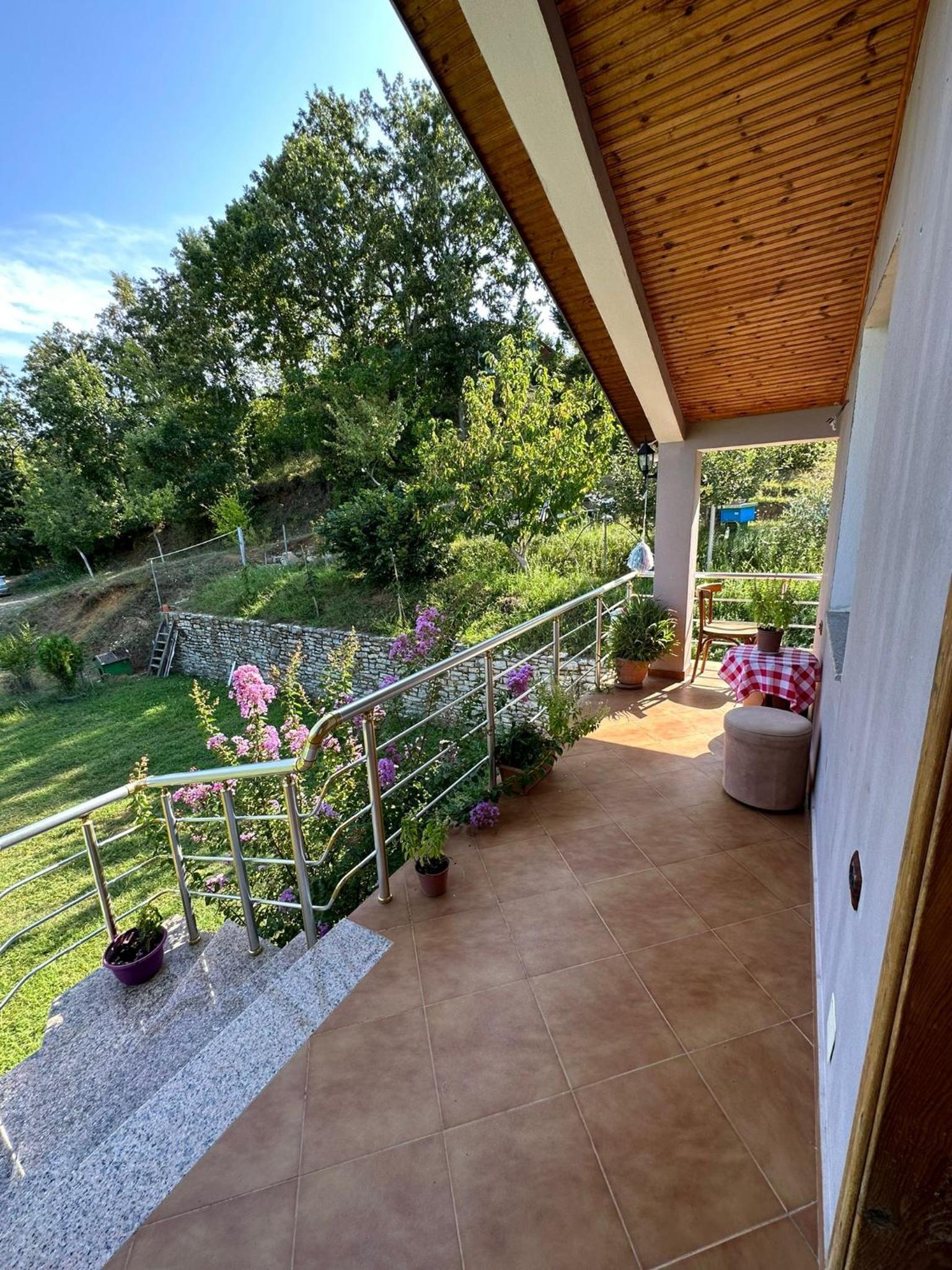 Sibora Guest House Liqeni Ulez