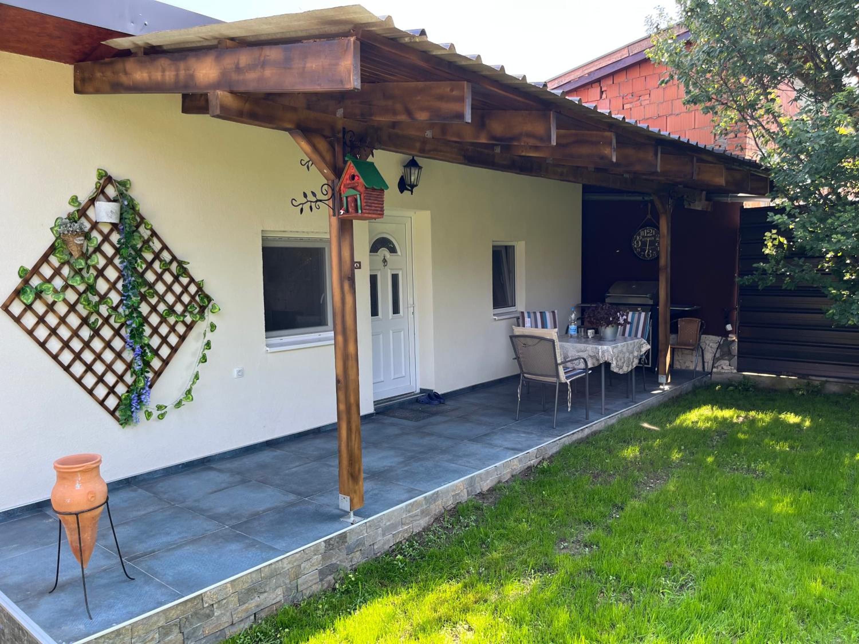 Vasilija Apartment - Cozy, quiet with terrace & spa near Novi Sad, Sremski Karlovci