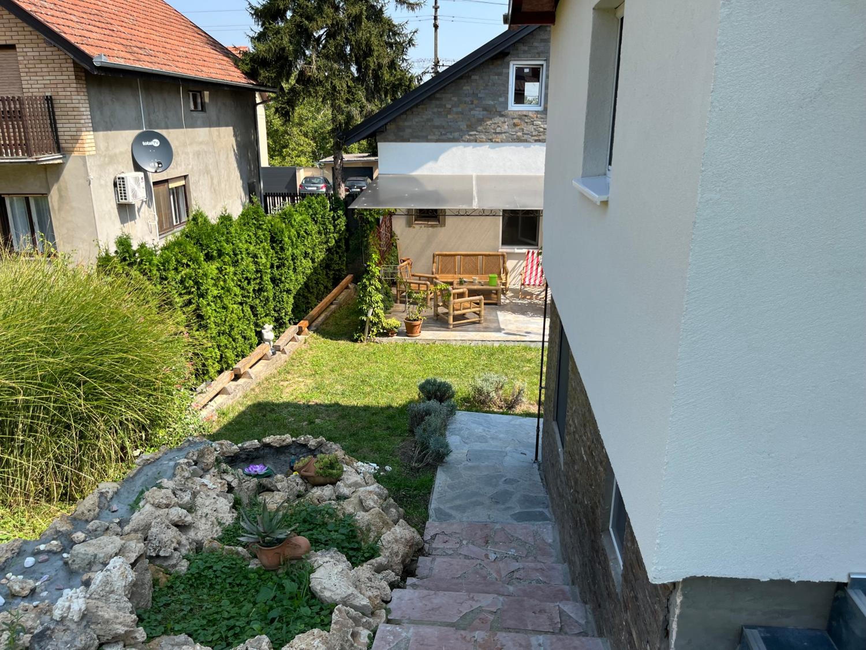 Vasilija Apartment - Cozy, quiet with terrace & spa near Novi Sad, Sremski Karlovci