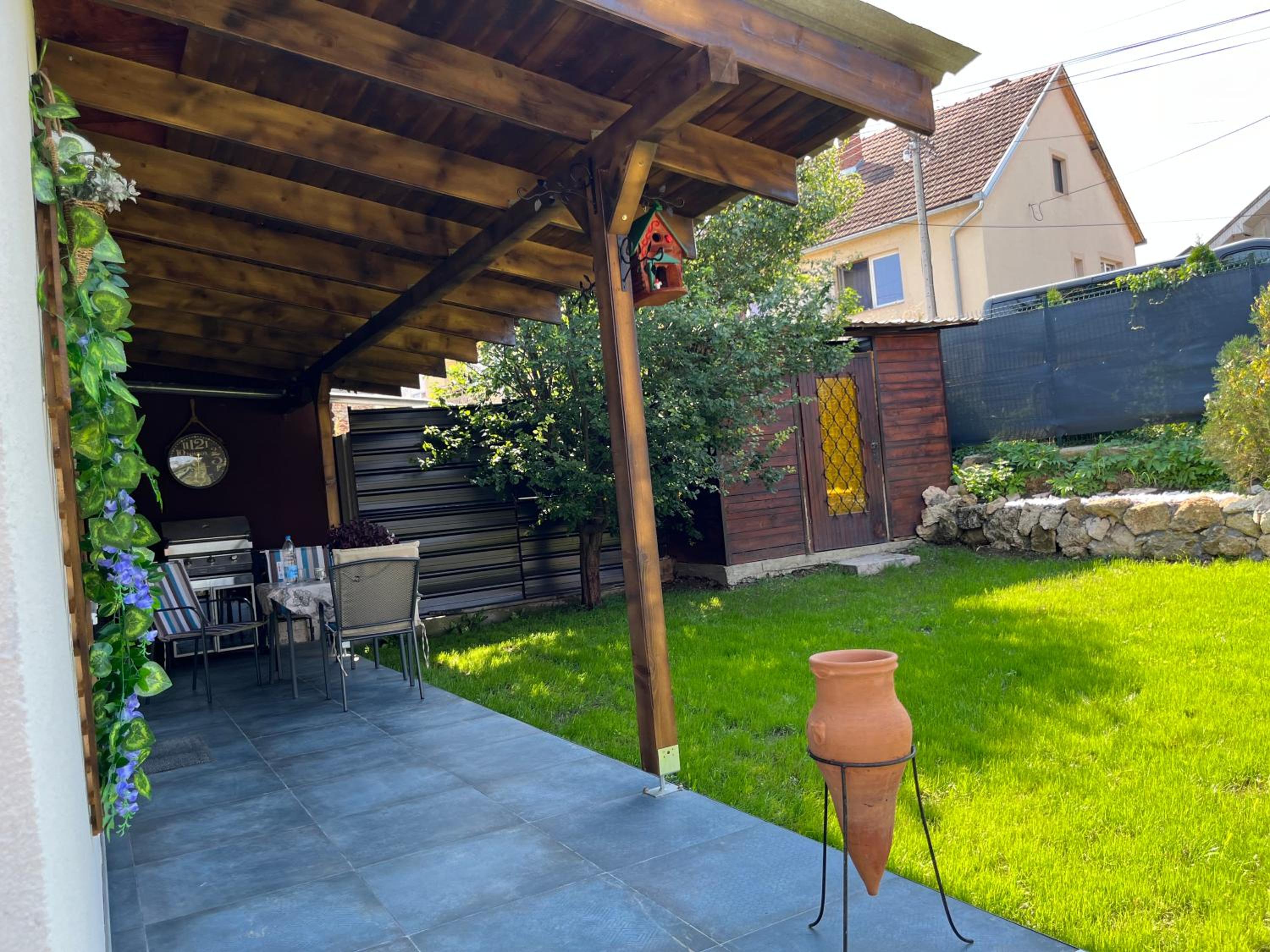 Vasilija Apartment - Cozy, quiet with terrace & spa near Novi Sad, Sremski Karlovci