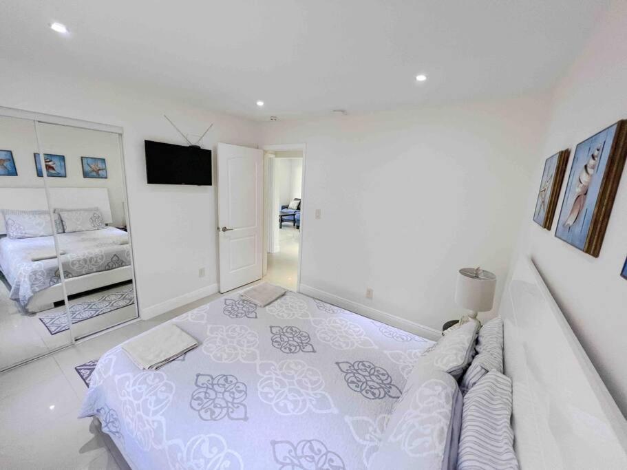 4/2 Amazing pool house 2,9mi from Hollywood Beach view 5