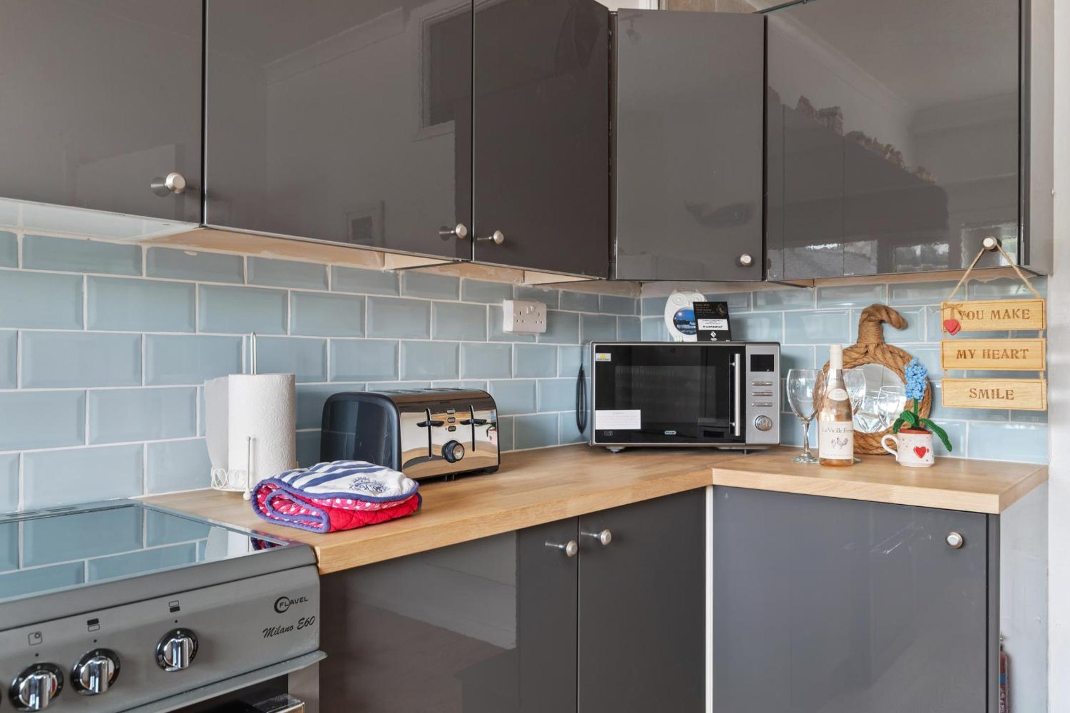 2 Harbour Court Saundersfoot view 4