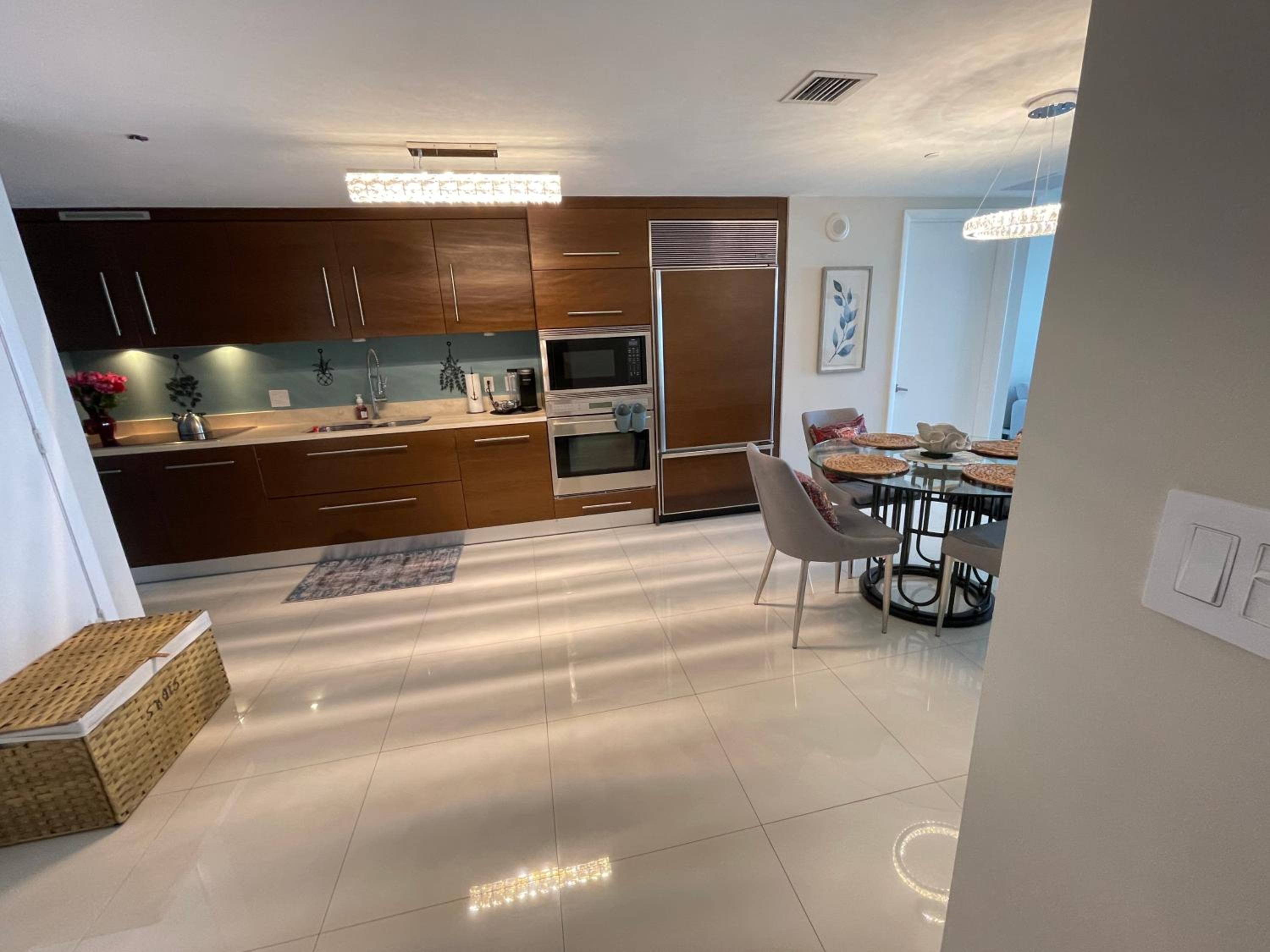 Sun&Sea IconBrickell Unit