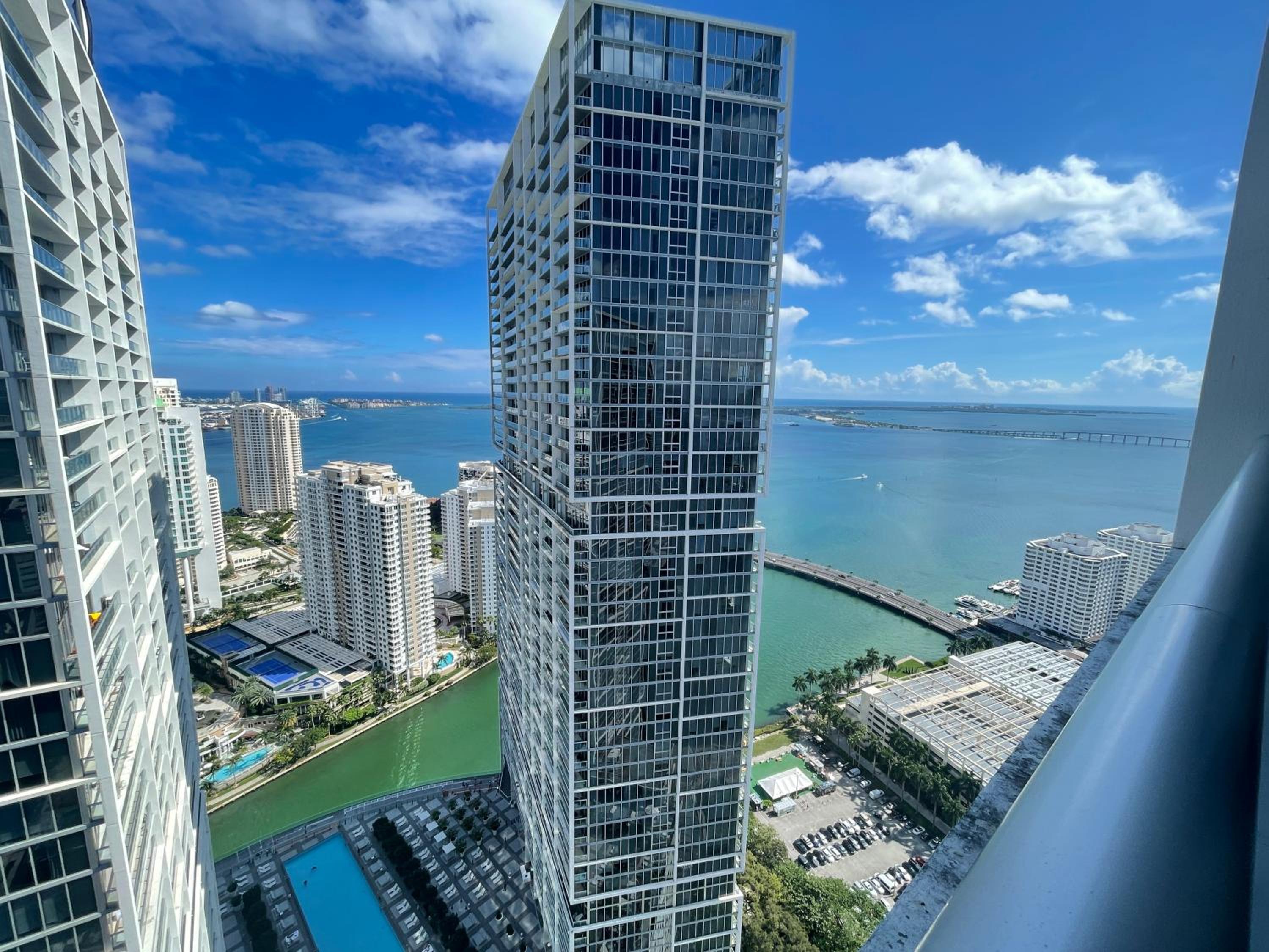 Sun&Sea IconBrickell Unit