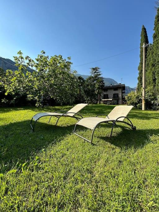 Villa retro'e parco con vista castello view 4