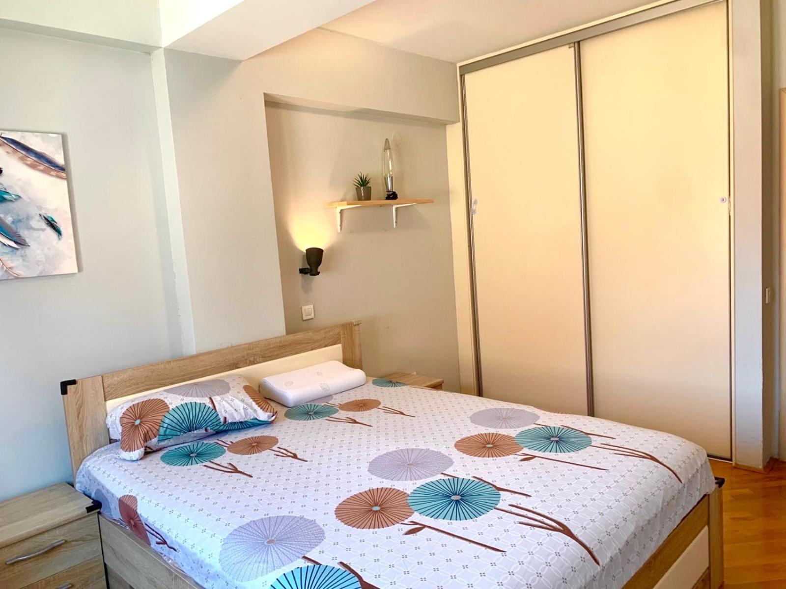 Modern apartment on perfect location view 4