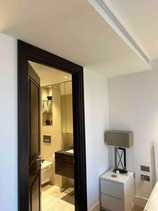 Kensington Suites - 2 Bed Sky-View