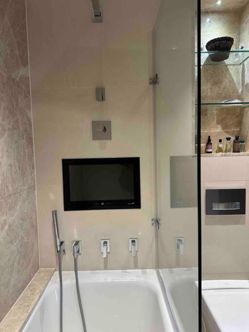 Kensington Suites - 2 Bed Sky-View