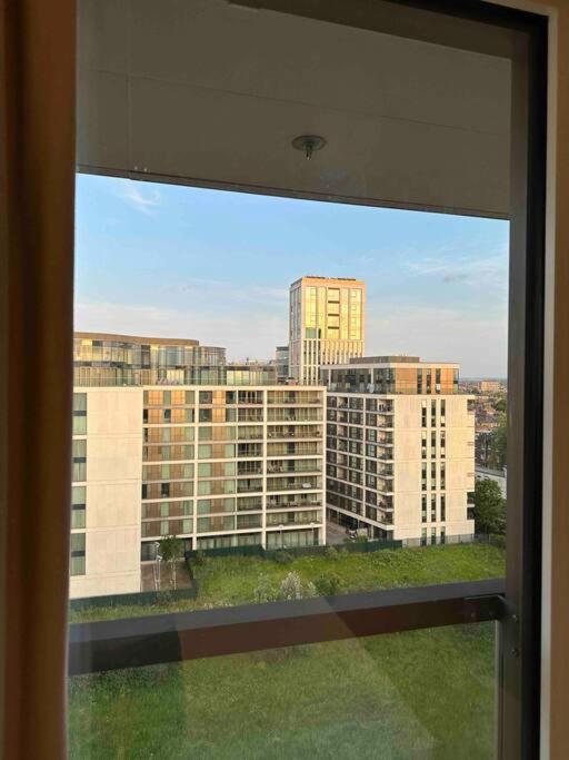 Kensington Suites - 2 Bed Sky-View