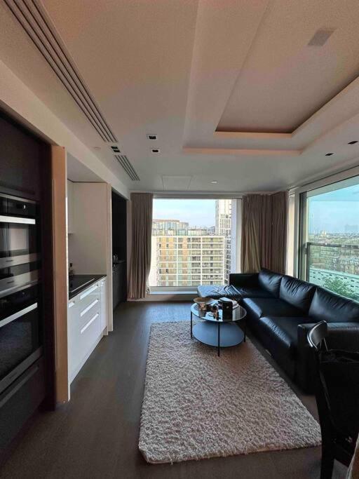 Kensington Suites - 2 Bed Sky-View