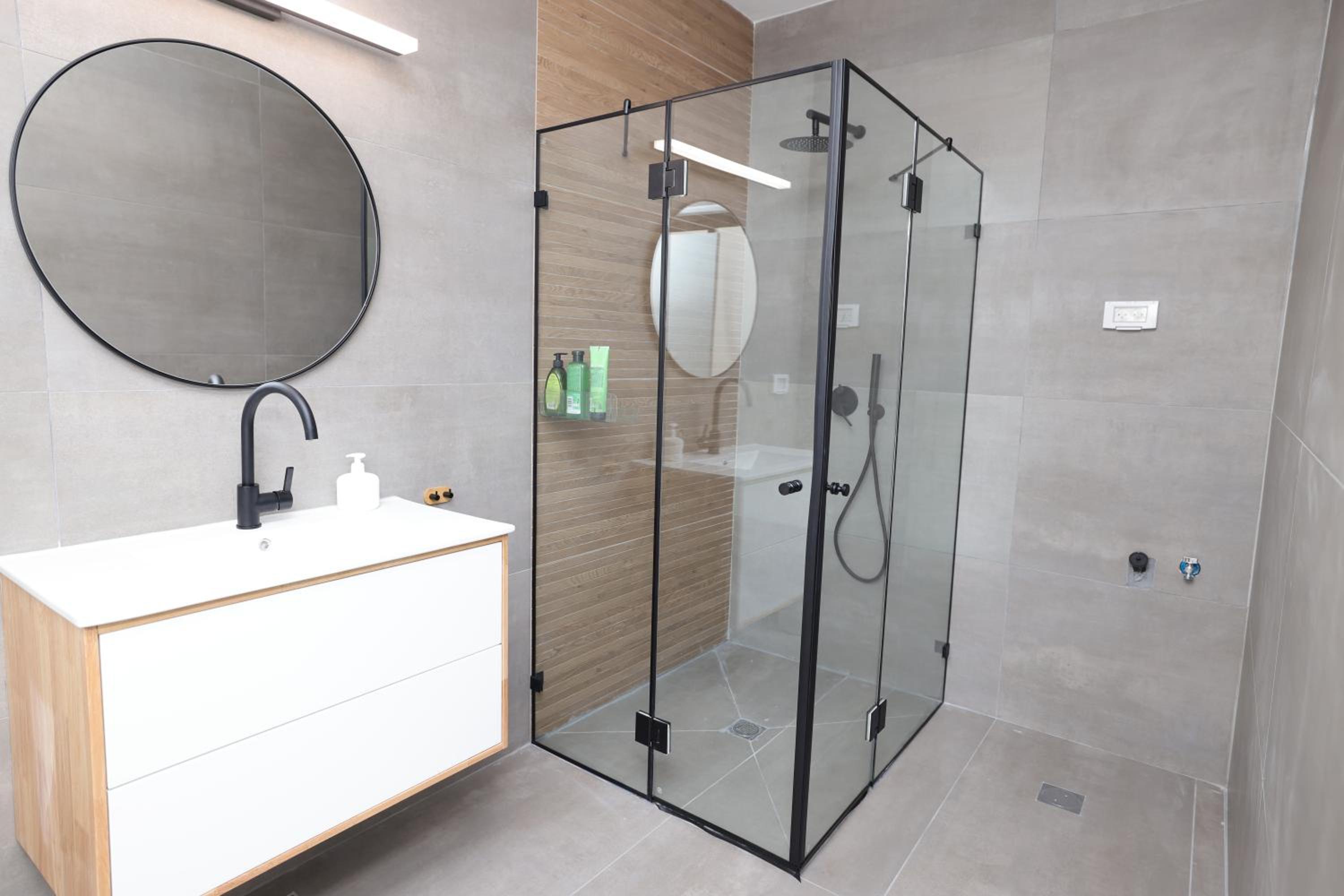Maze Apartments - Perfectly located brand new flats