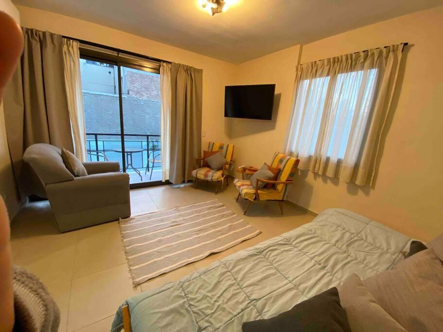 Moderno y nuevo apartamento con cochera en el centro