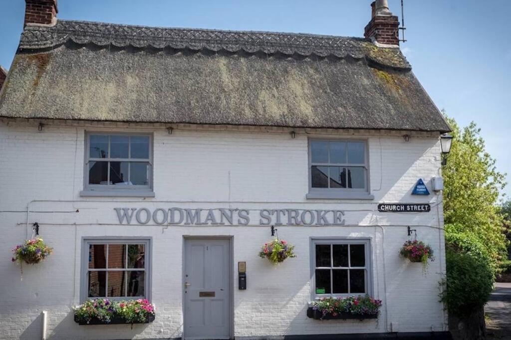 5 Bed House Sleeps 9 Parking Garden Pet Friendly in Sileby