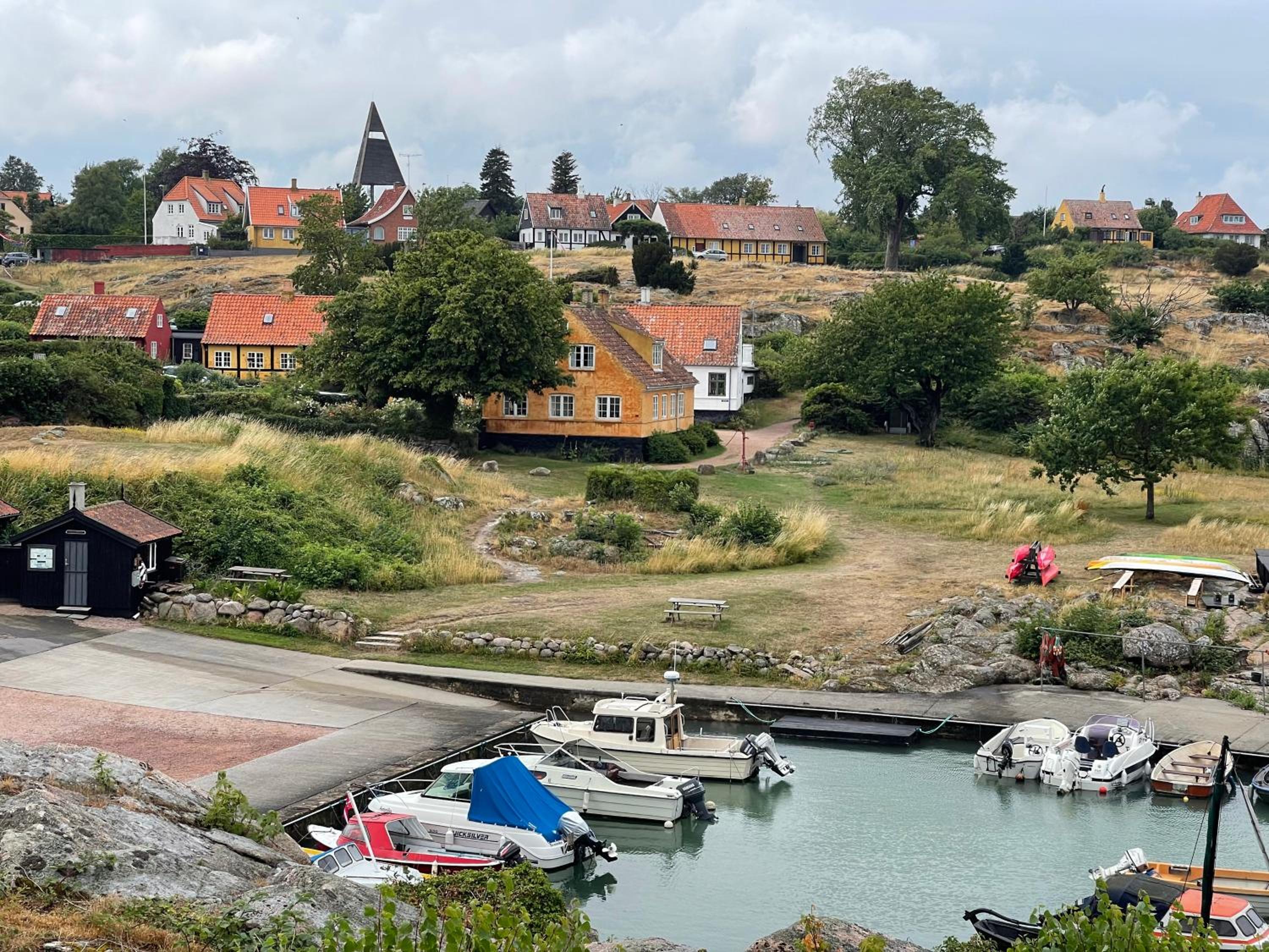 Nybygget hus i Svaneke tæt på klipper, skov og hav view 5