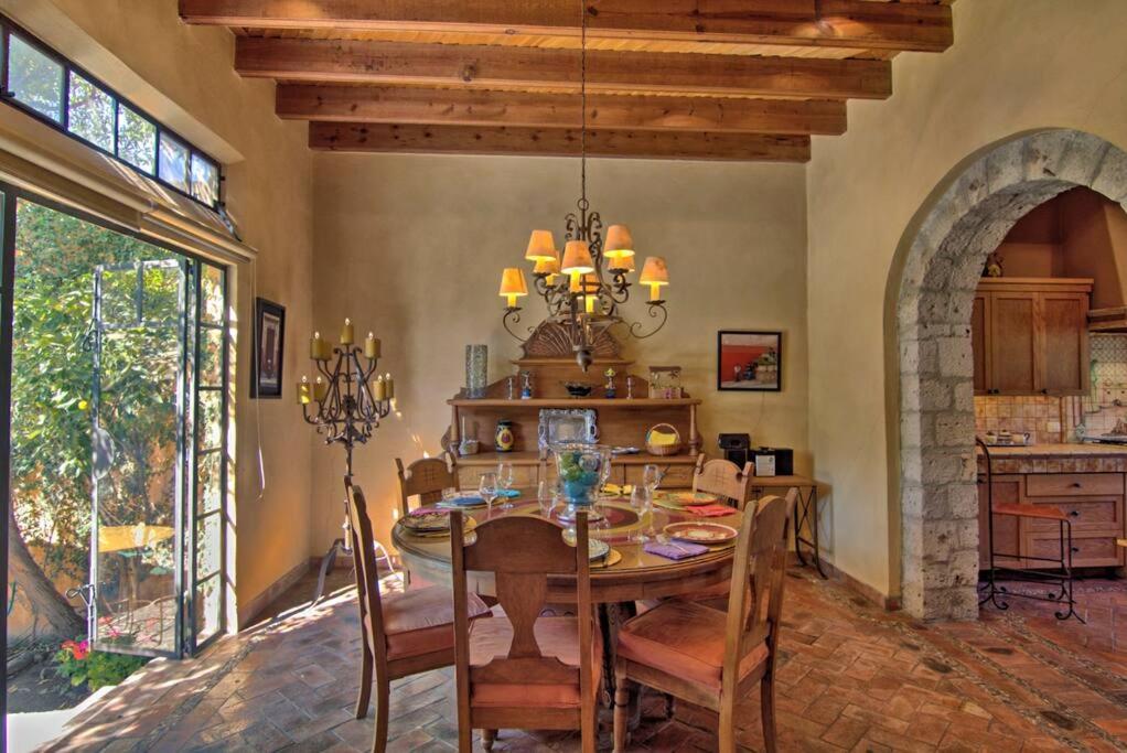Casa Puesta del Sol w/views slps 8 3 bths 3 bed view 4