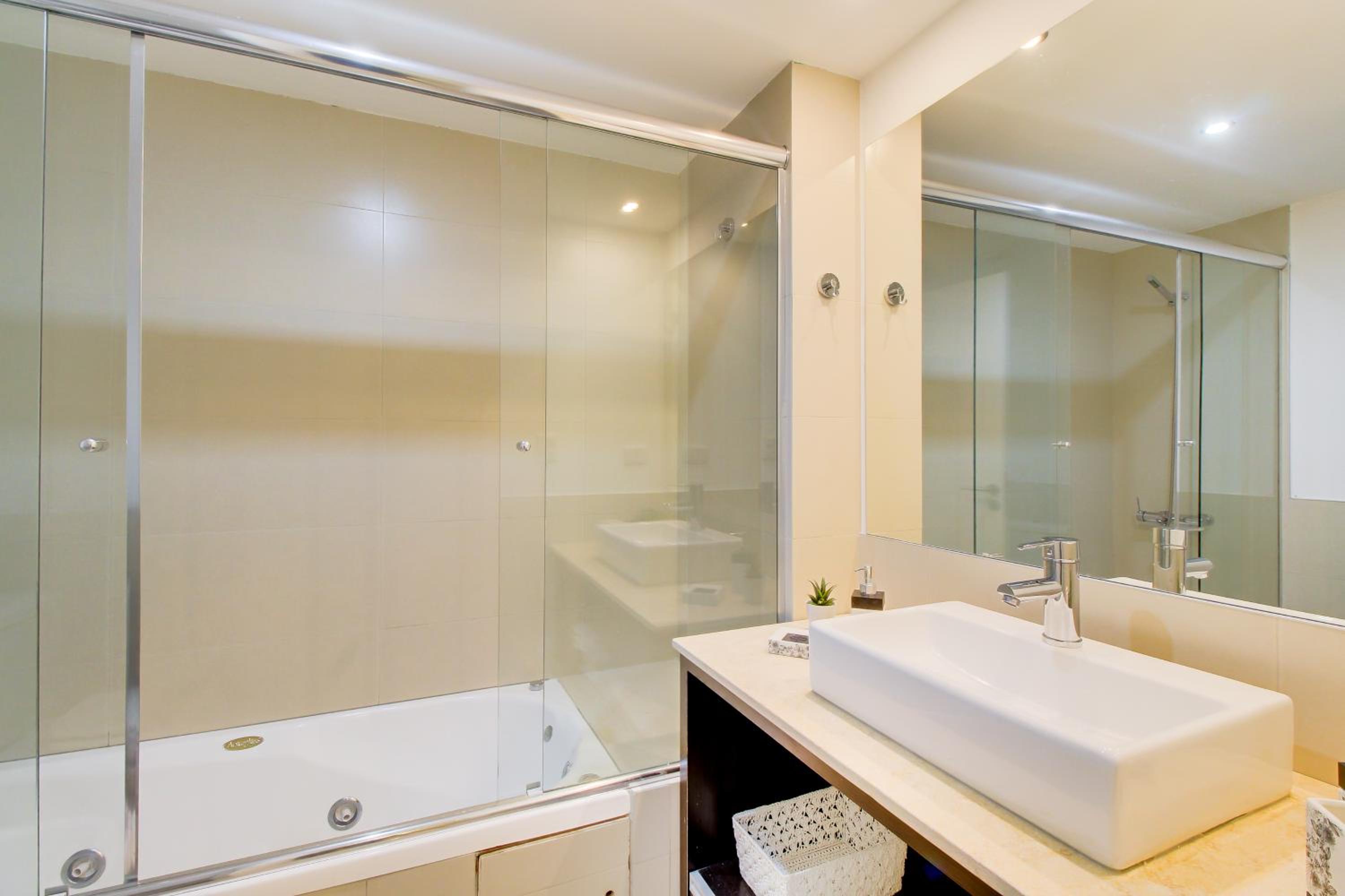 Oceana Suites Isabel