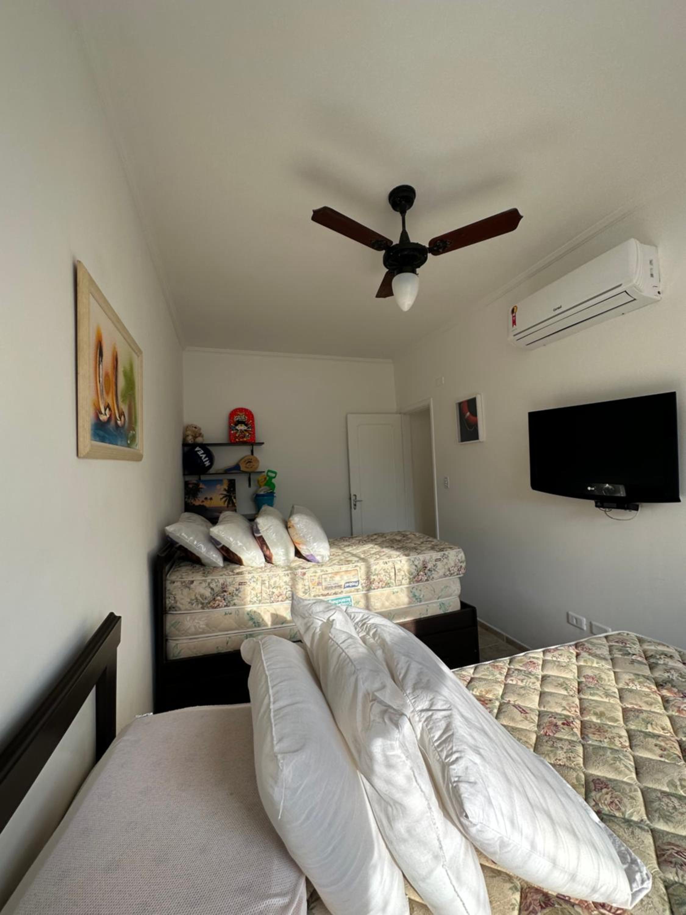 Apartamento uma quadra do mar- Praia da Enseada - melhor do Guarujá