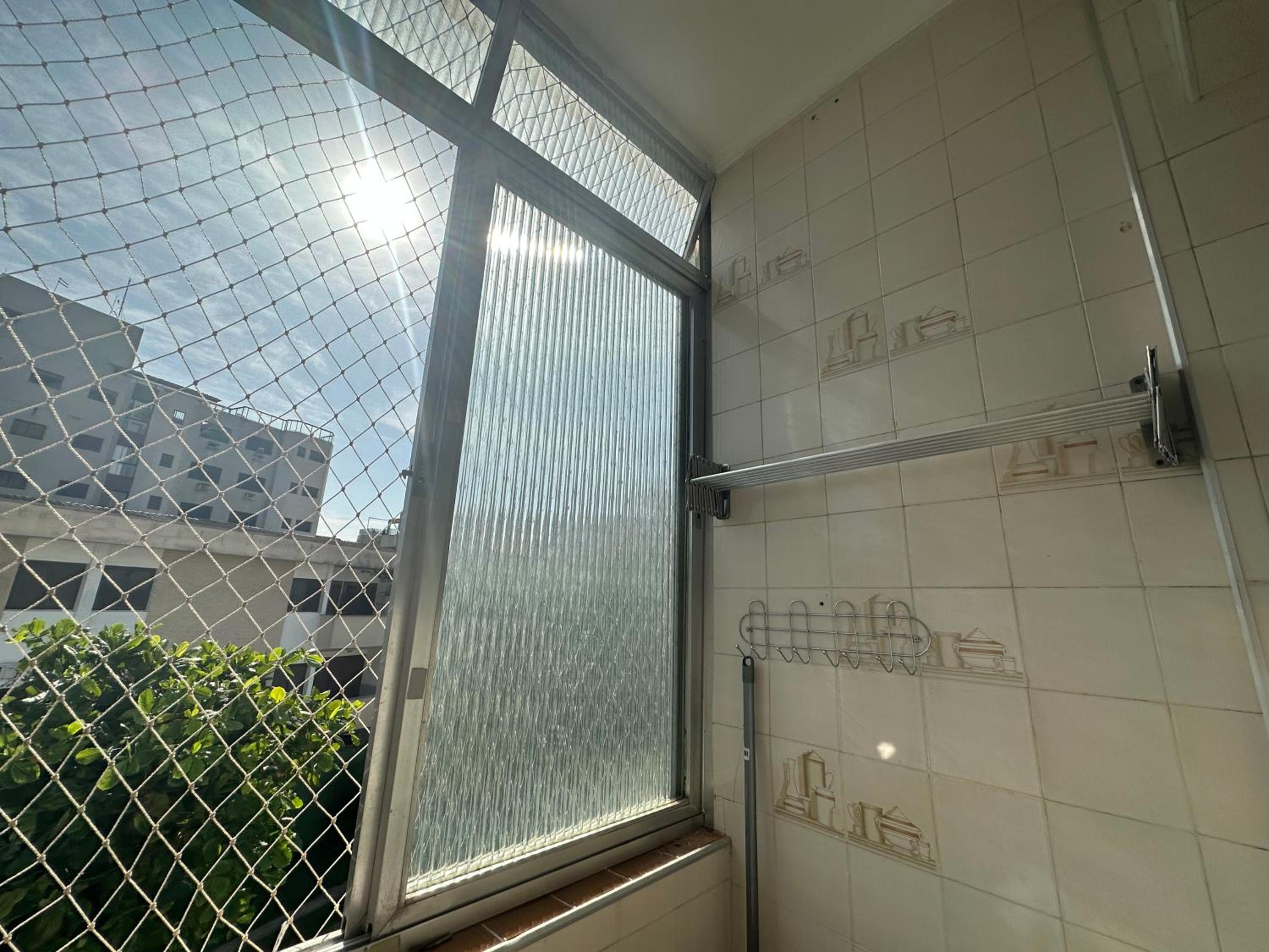 Apartamento uma quadra do mar- Praia da Enseada - melhor do Guarujá