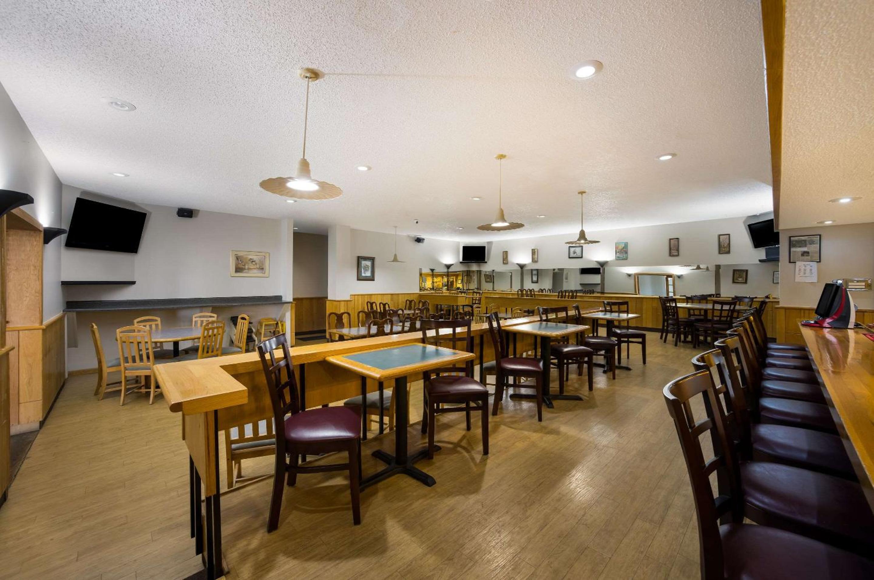 Canon City Vacations - Suburban Studios Canon City - Property Image 6