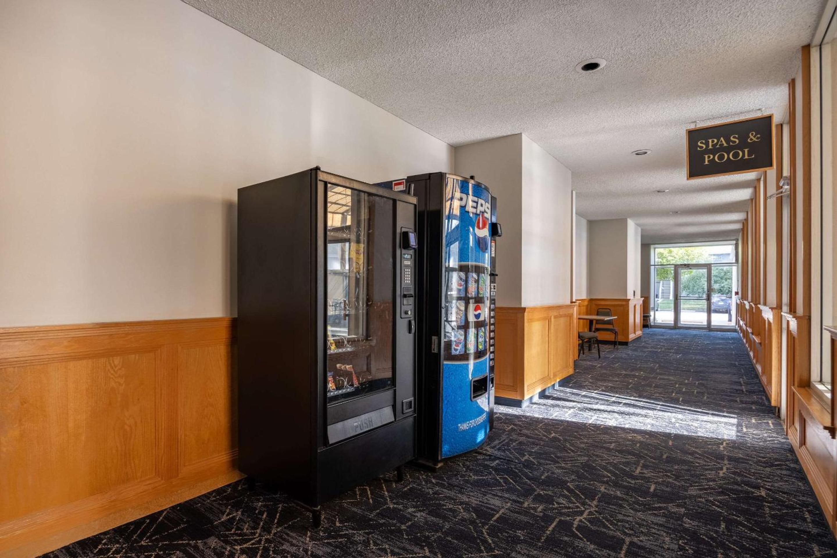 Canon City Vacations - Suburban Studios Canon City - Property Image 3