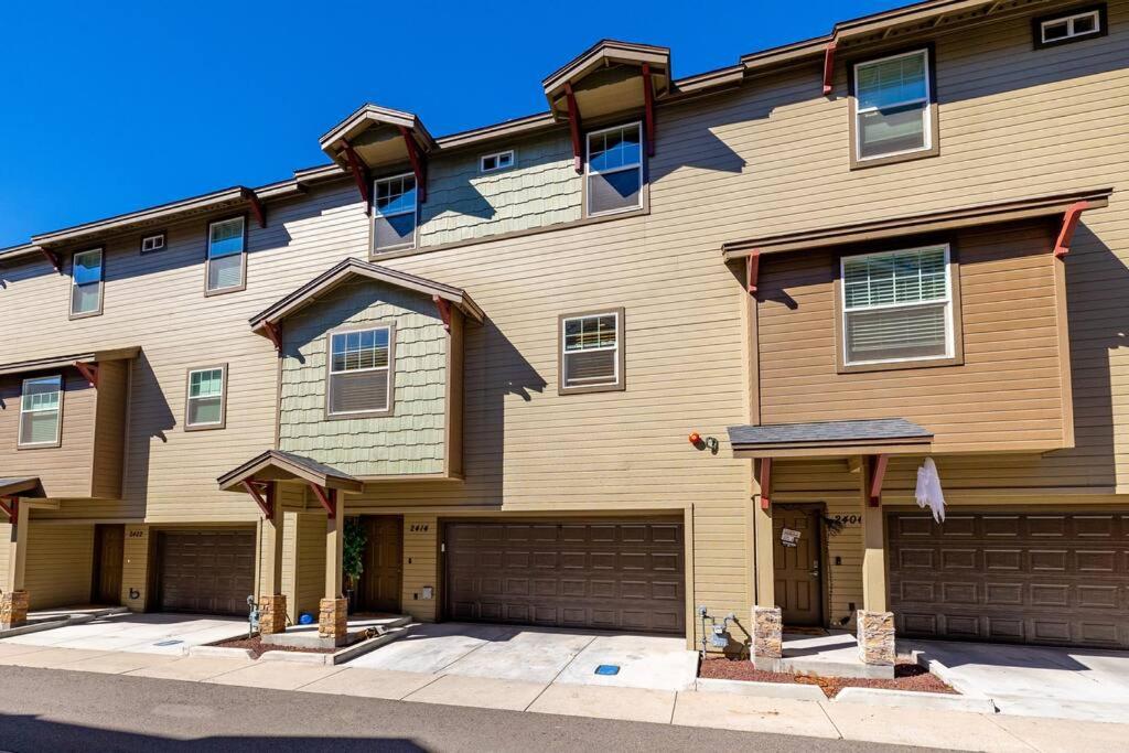 Luxury Home Downtown NAU Route 66 Snowbowl view 3