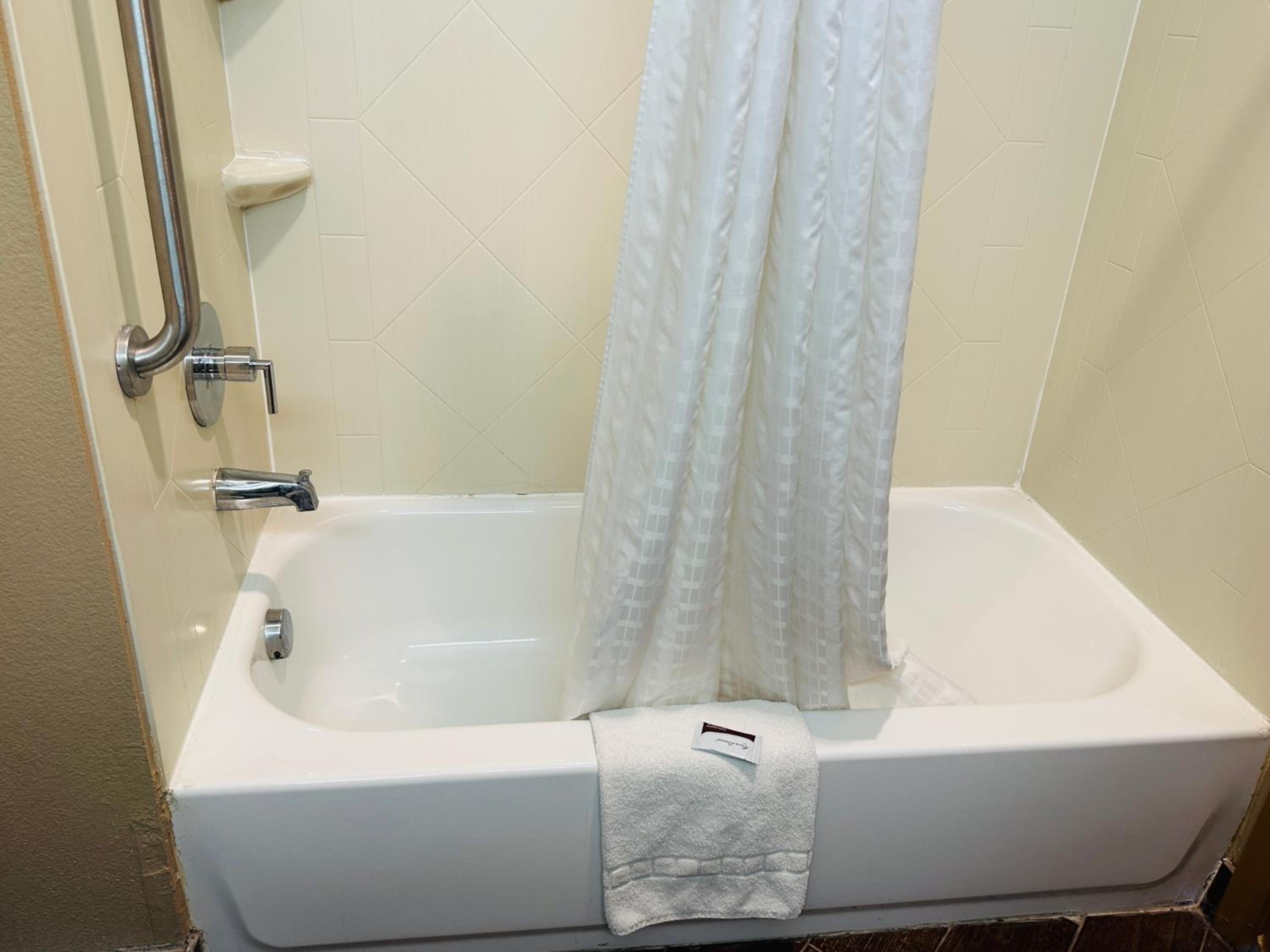 Executive Inn & Suites