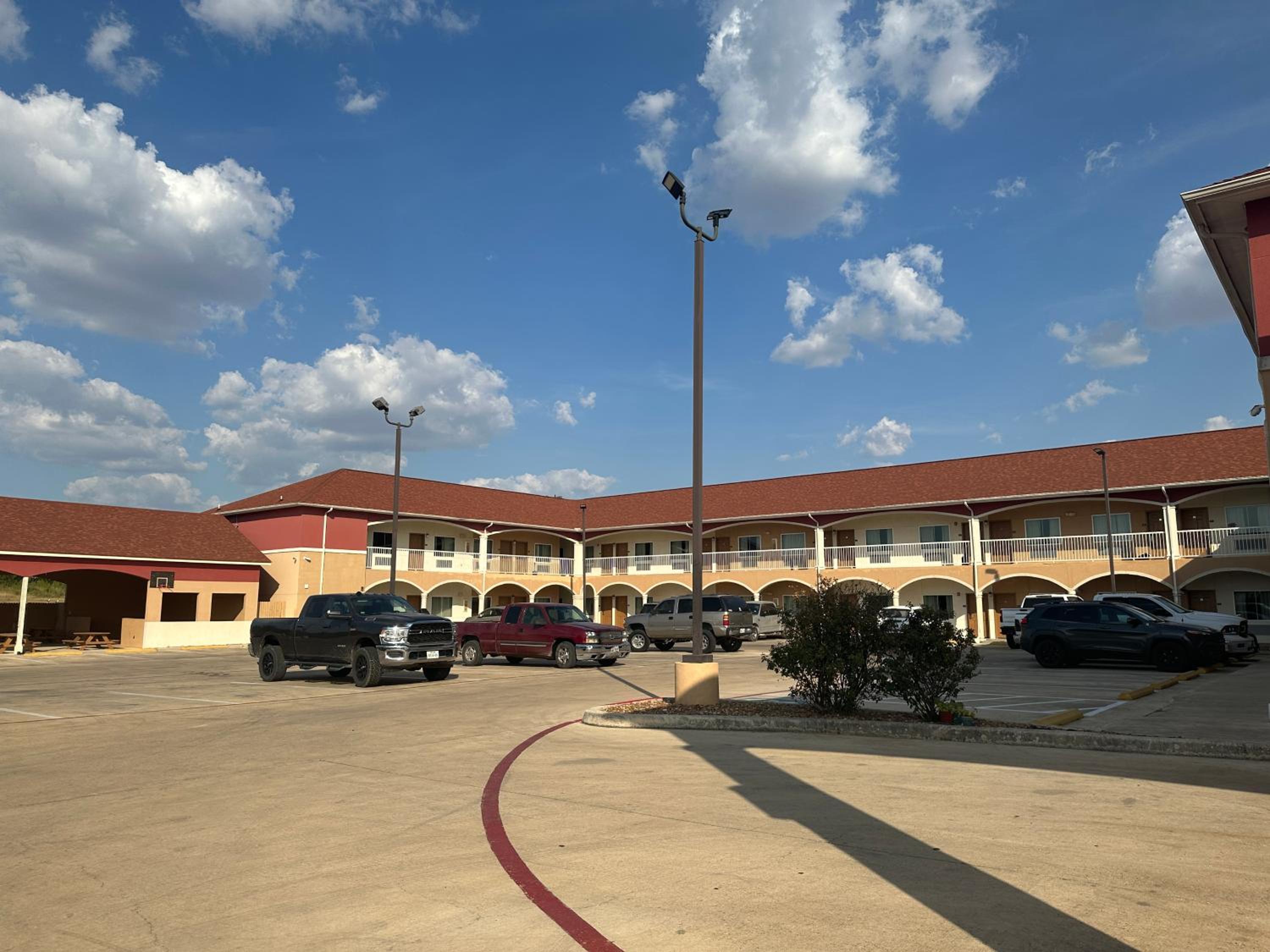 Executive Inn & Suites