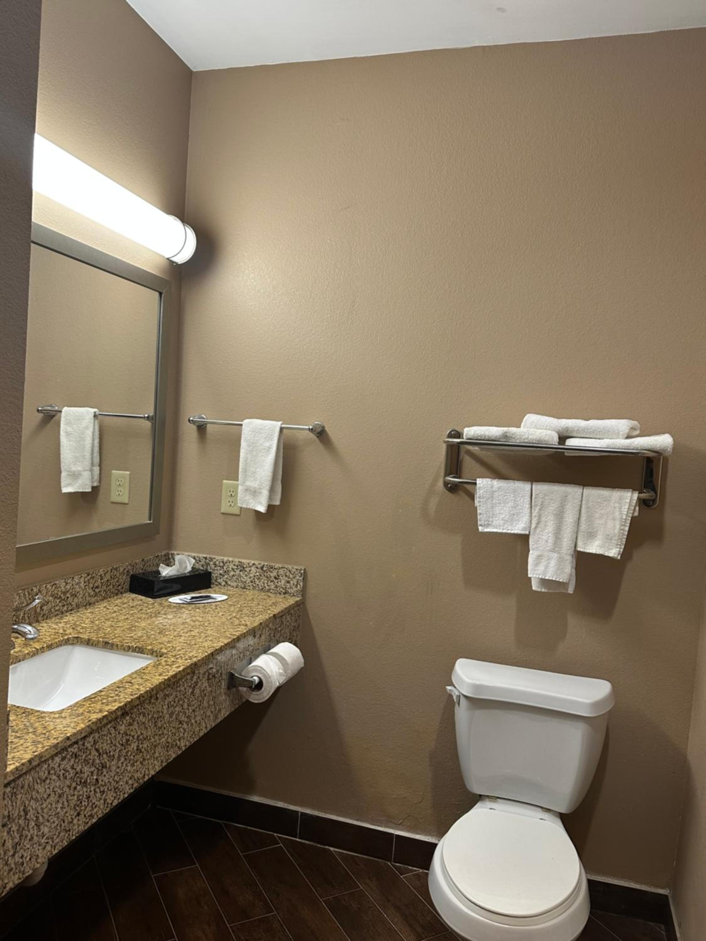 Executive Inn & Suites