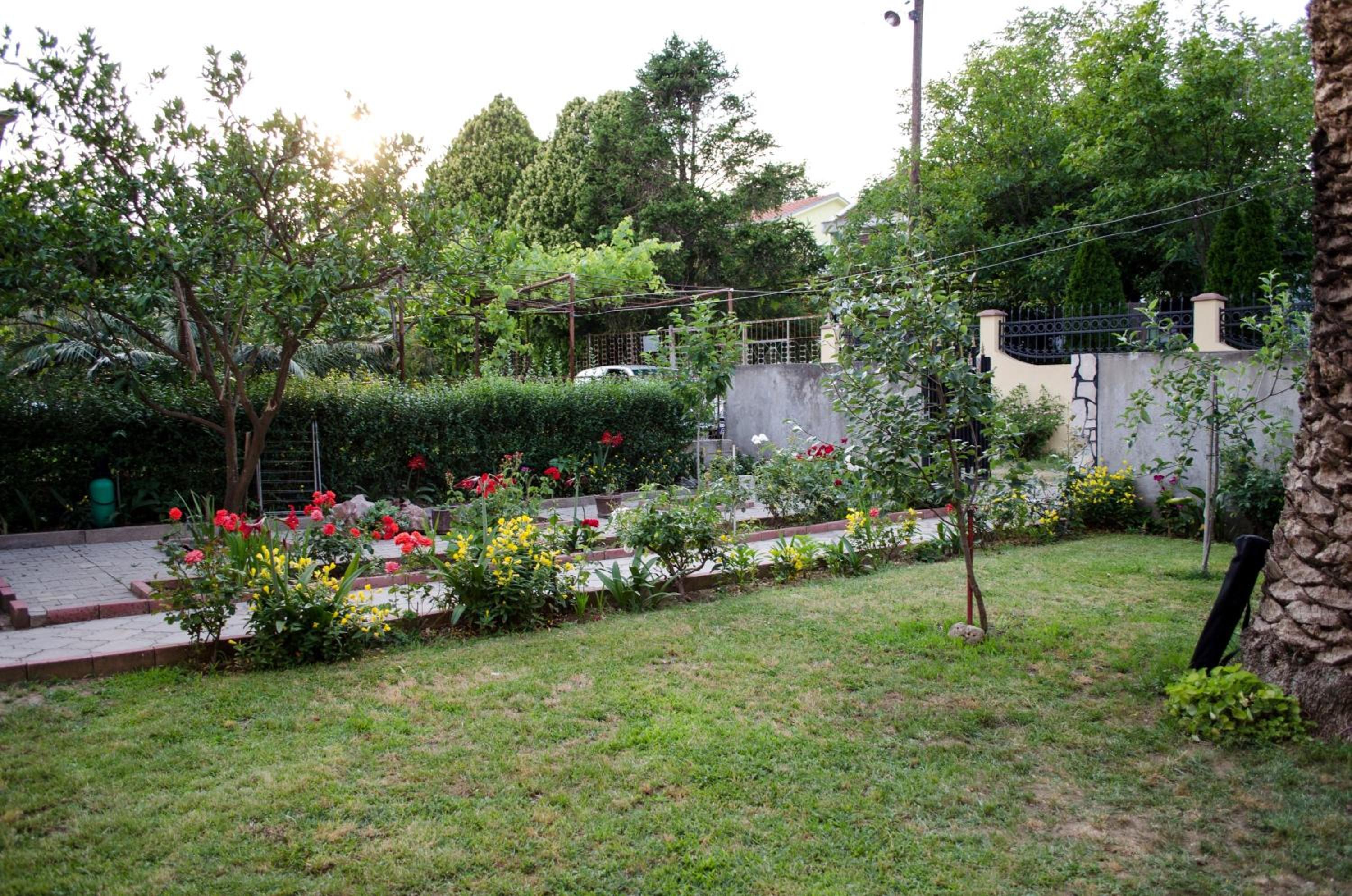Apartments Lazarević Sutomore