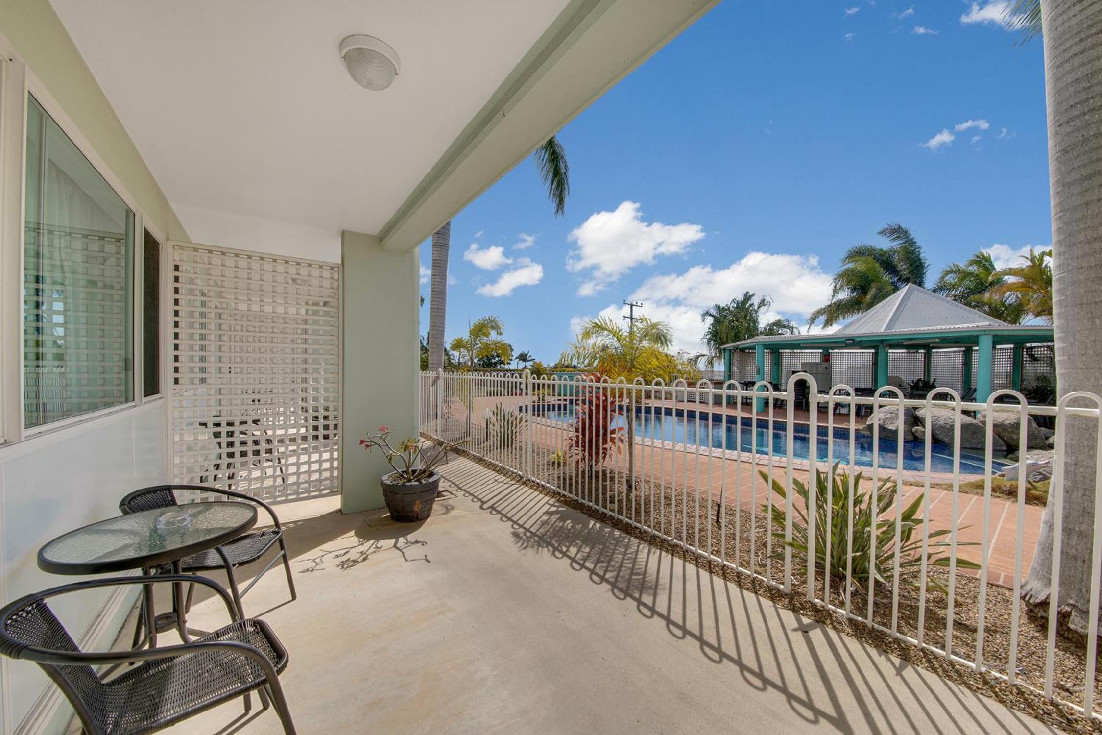 Reef Adventureland Motel
