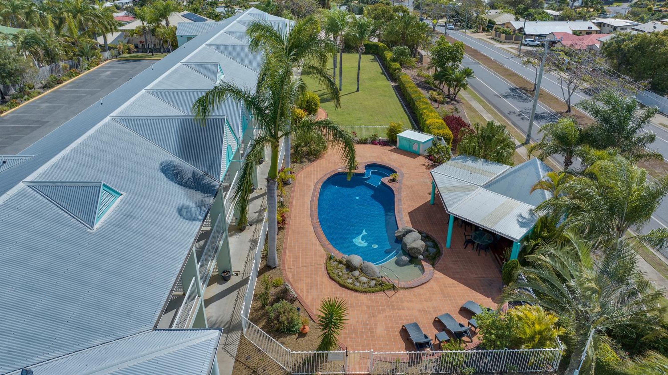 Reef Adventureland Motel