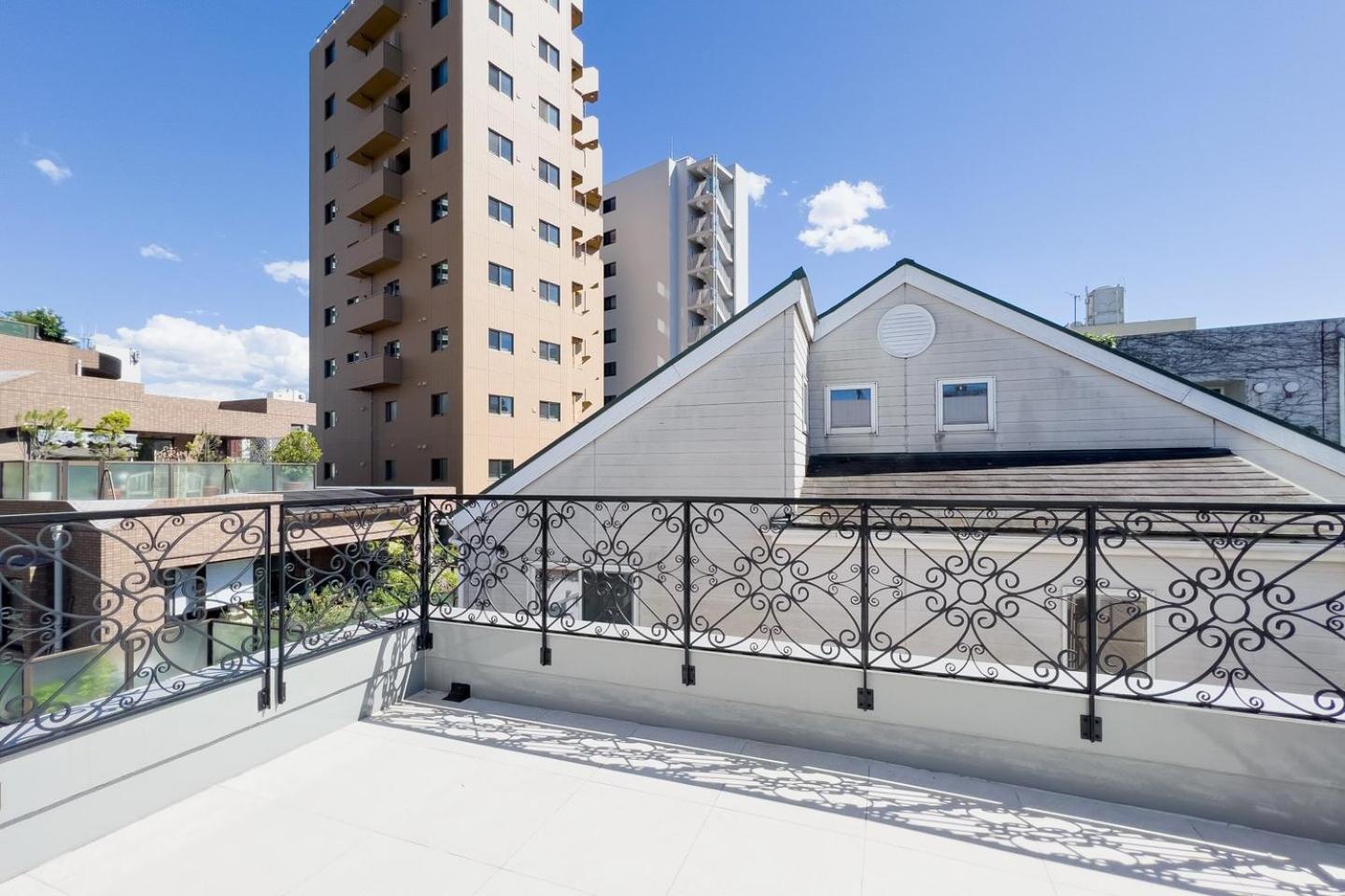 The Sanctus Ebisu