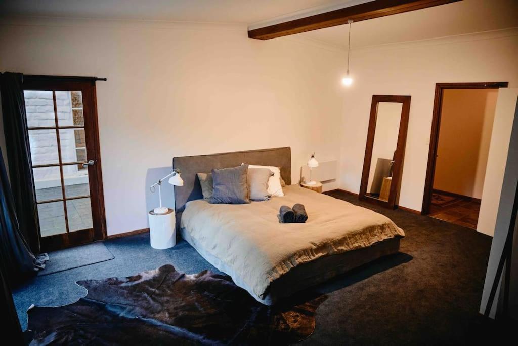 The Maple Lodge - 20 percent off for Black Friday, Nov & Dec dates only