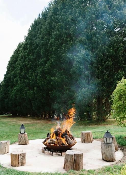 The Maple Lodge - 20 percent off for Black Friday, Nov & Dec dates only