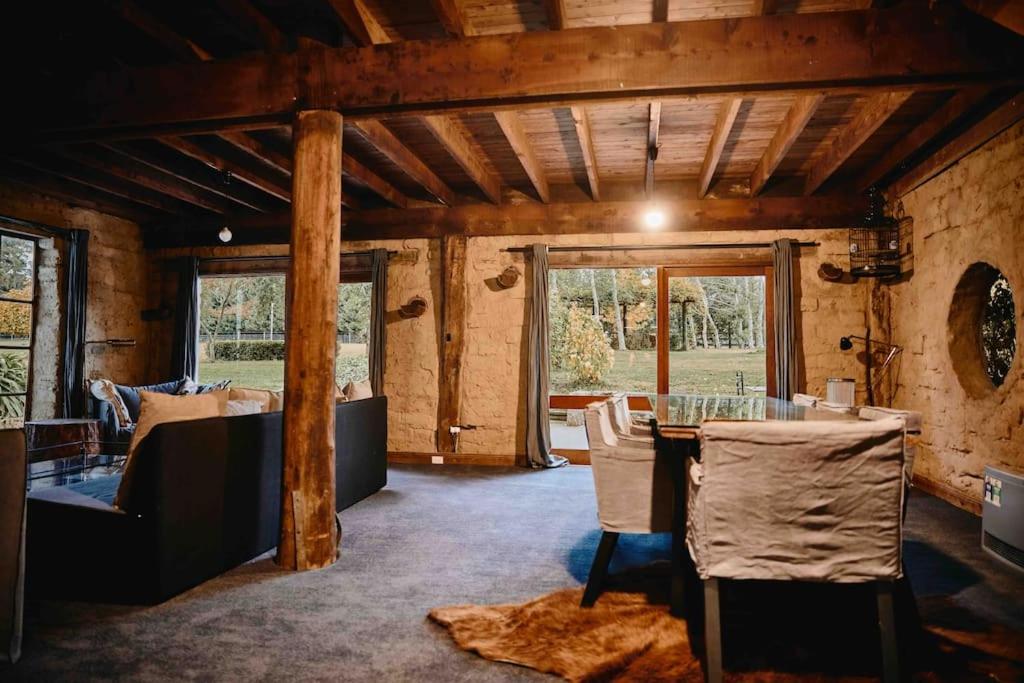 The Maple Lodge - 20 percent off for Black Friday, Nov & Dec dates only