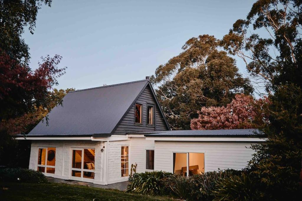 The Maple Lodge - 20 percent off for Black Friday, Nov & Dec dates only