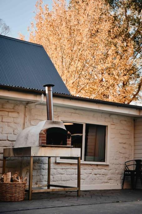 The Maple Lodge - 20 percent off for Black Friday, Nov & Dec dates only