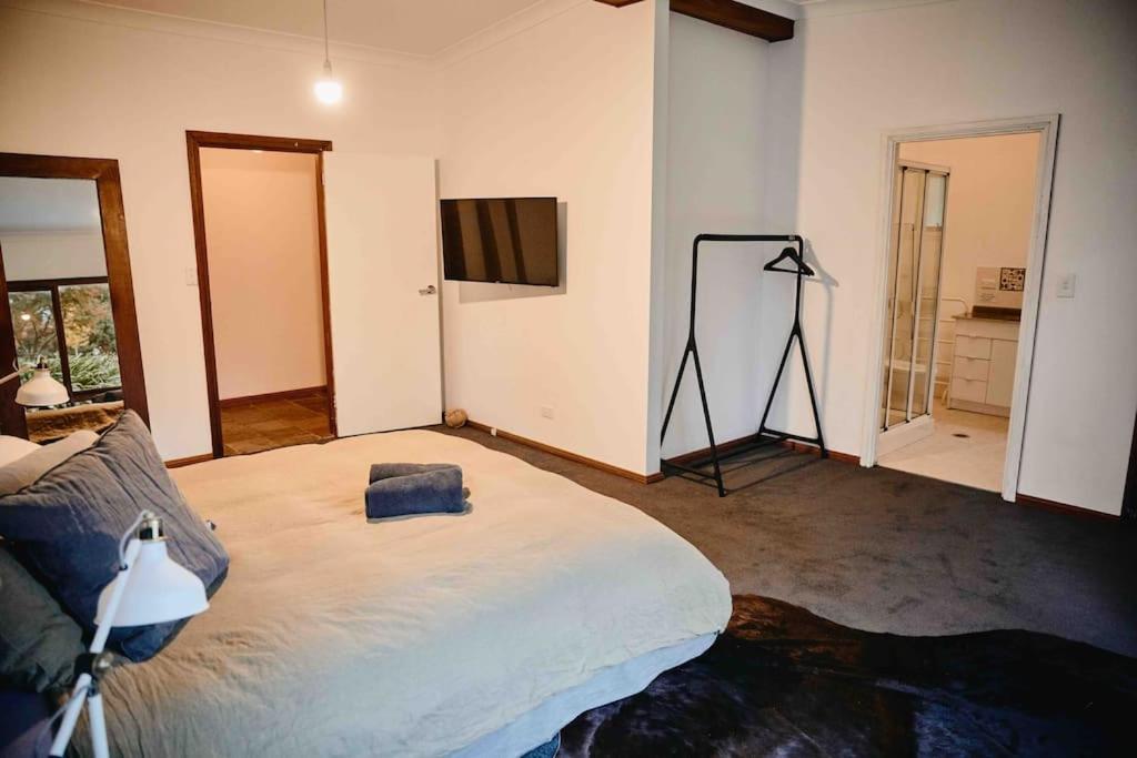 The Maple Lodge - 20 percent off for Black Friday, Nov & Dec dates only