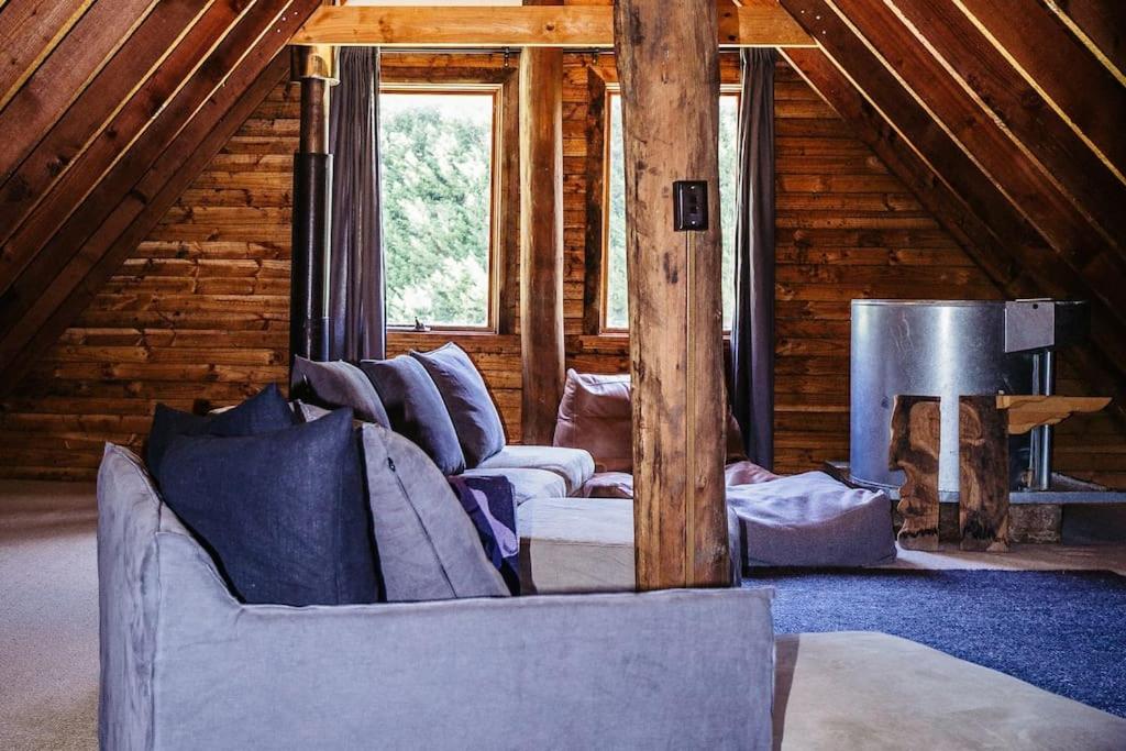 The Maple Lodge - 20 percent off for Black Friday, Nov & Dec dates only