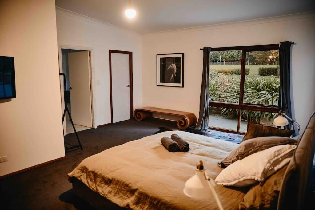 The Maple Lodge - 20 percent off for Black Friday, Nov & Dec dates only