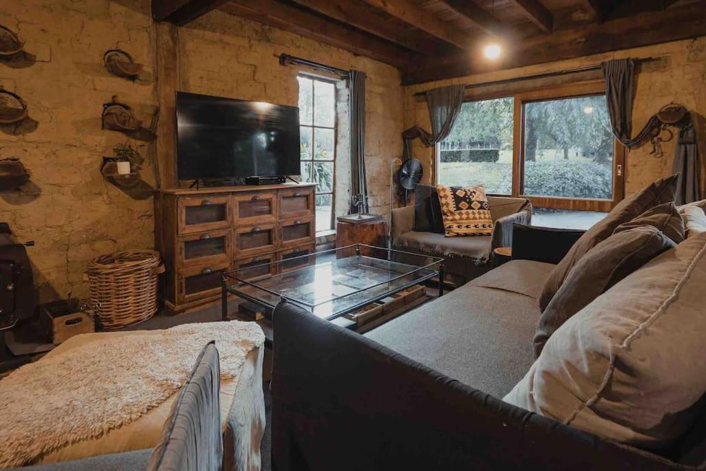 The Maple Lodge - 20 percent off for Black Friday, Nov & Dec dates only