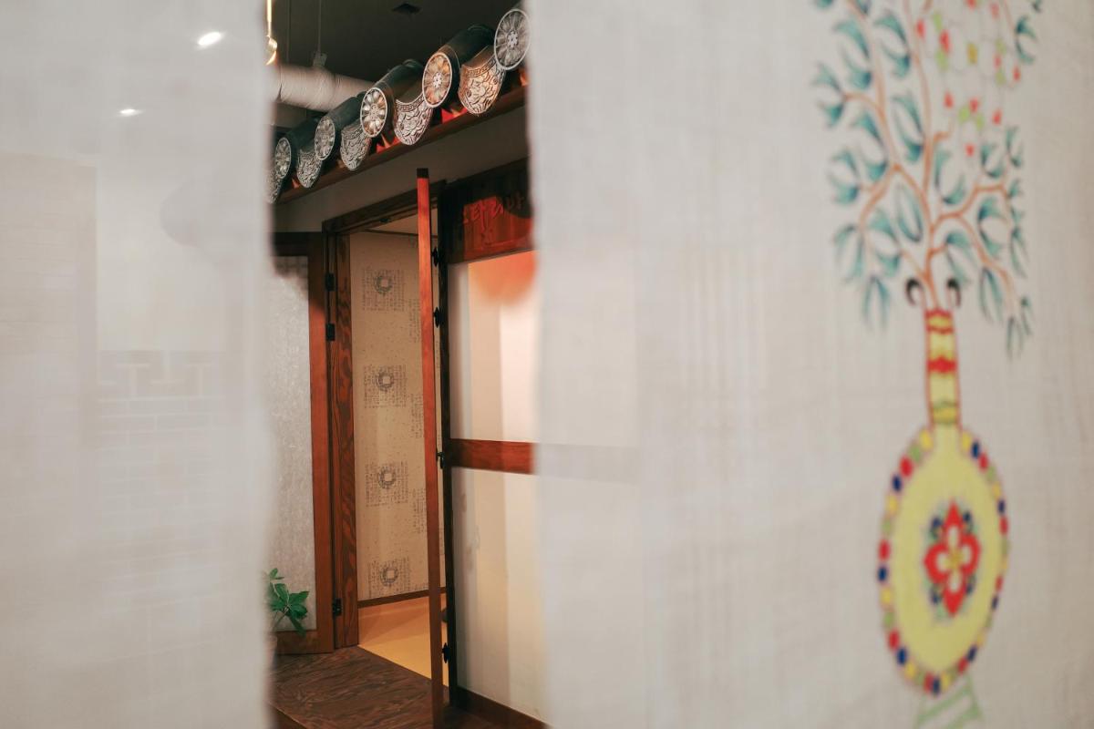 Starria Hostel foreign guest only