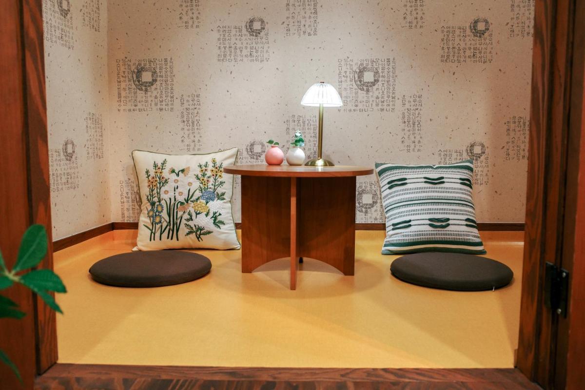 Starria Hostel foreign guest only
