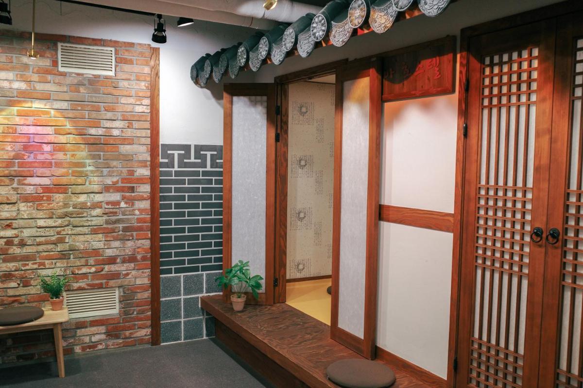 Starria Hostel foreign guest only