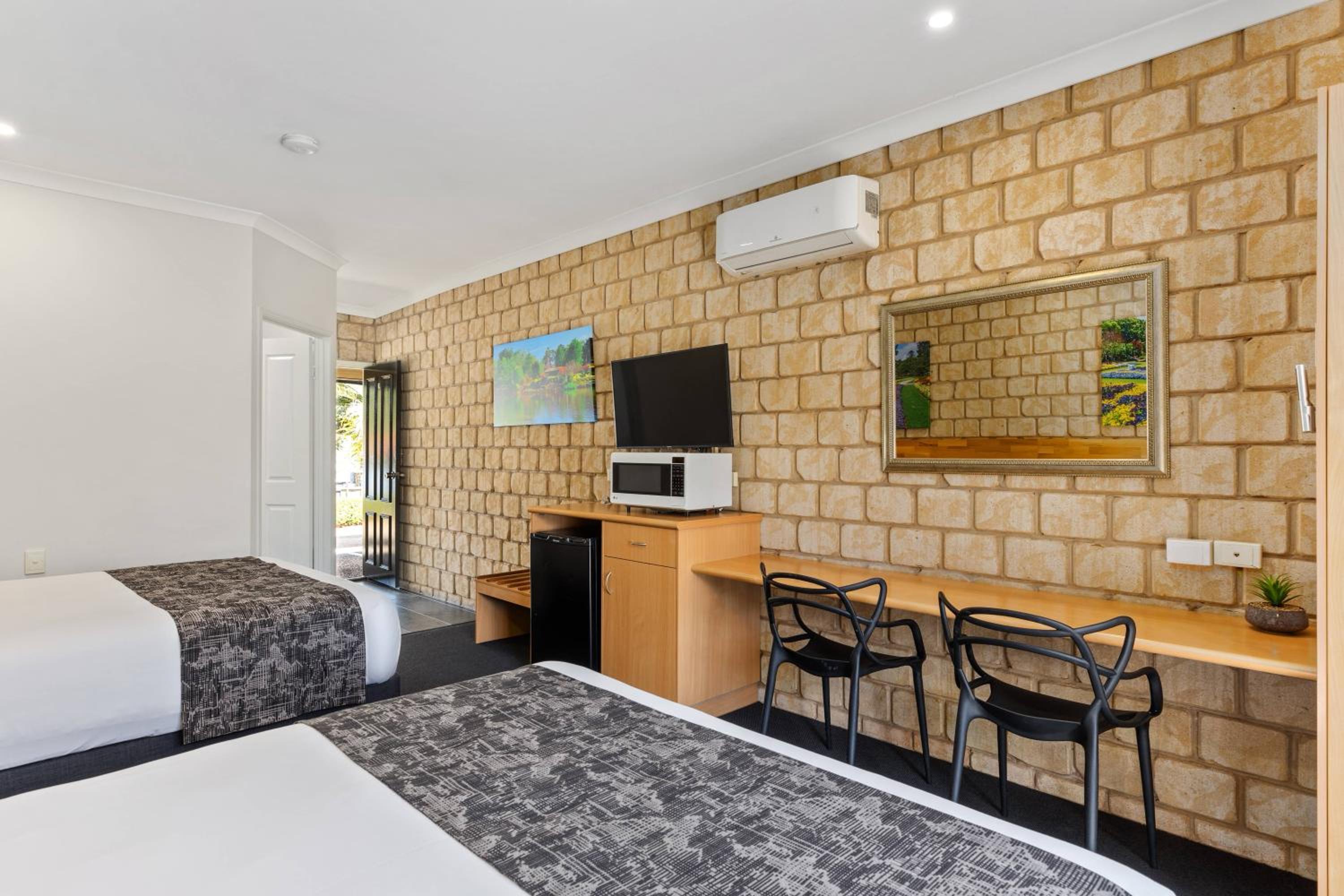 Great Divide Motor Inn