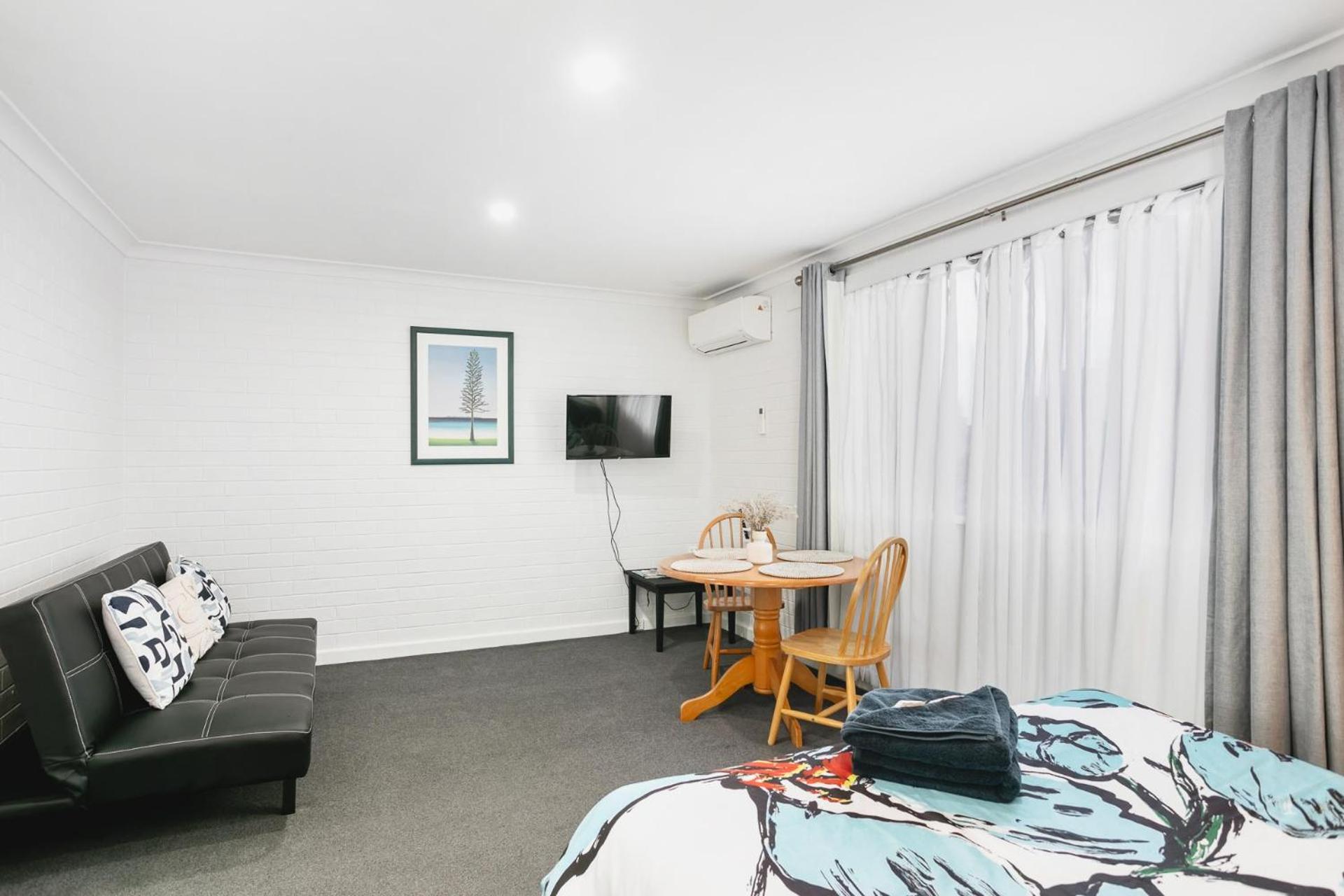 Malibu Apartments - Perth