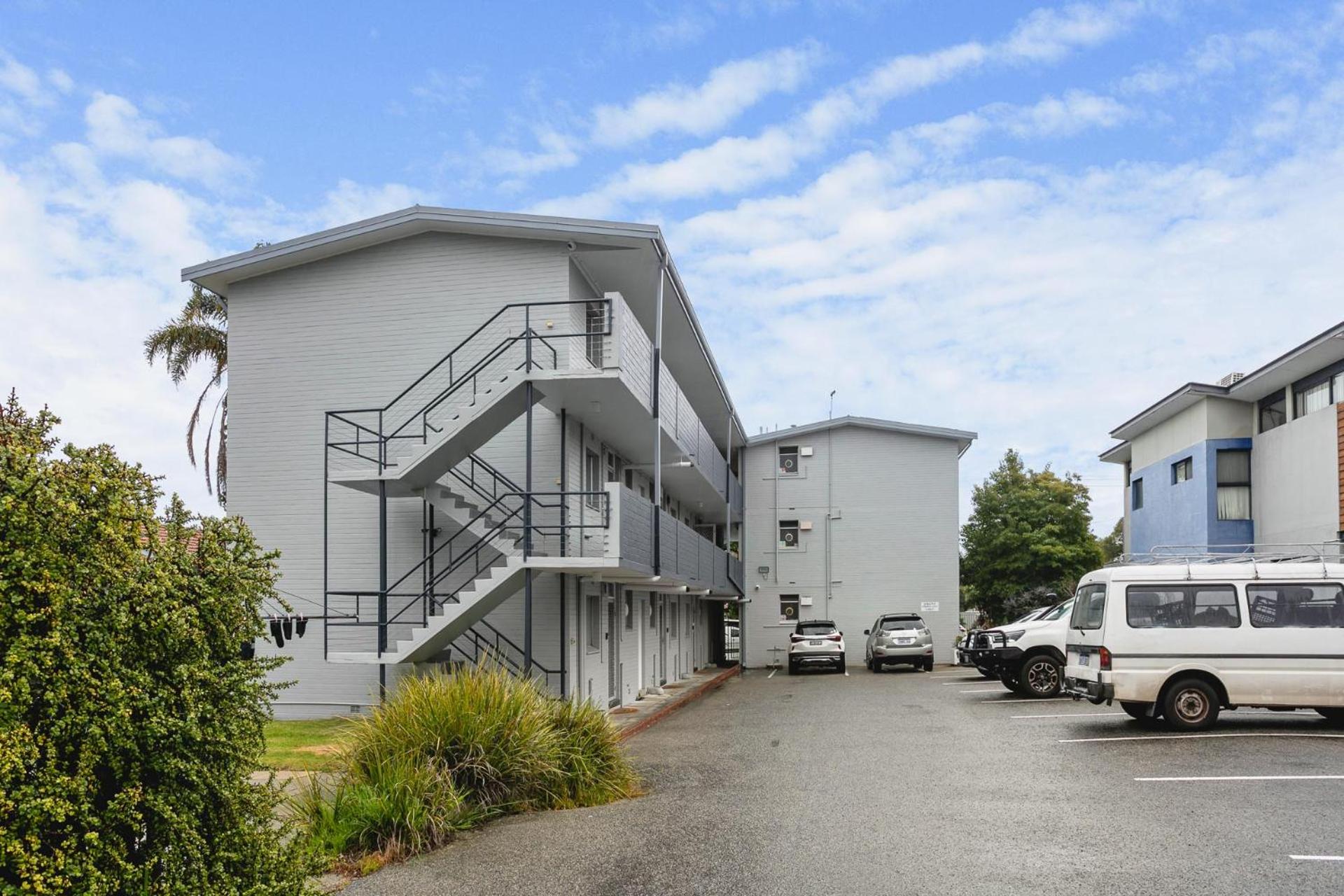Malibu Apartments - Perth