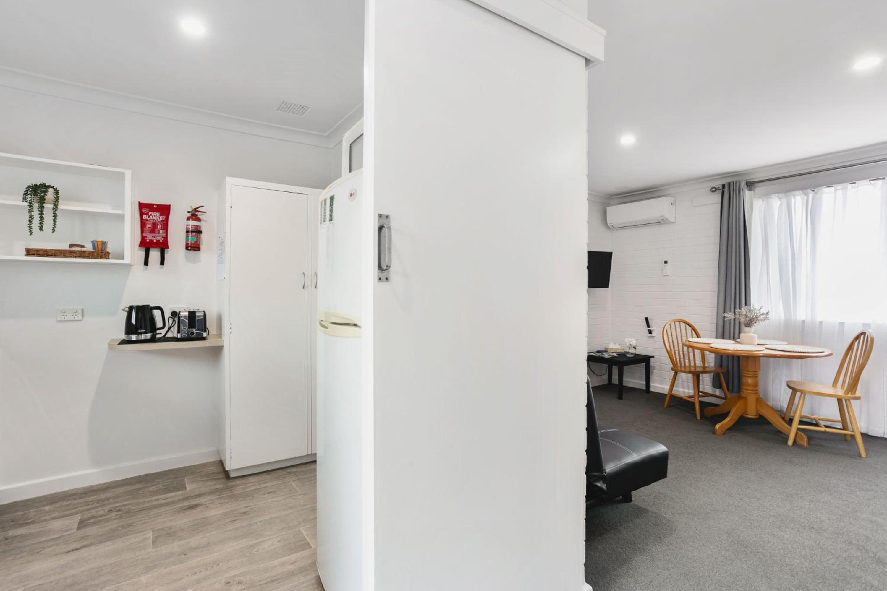 Malibu Apartments - Perth