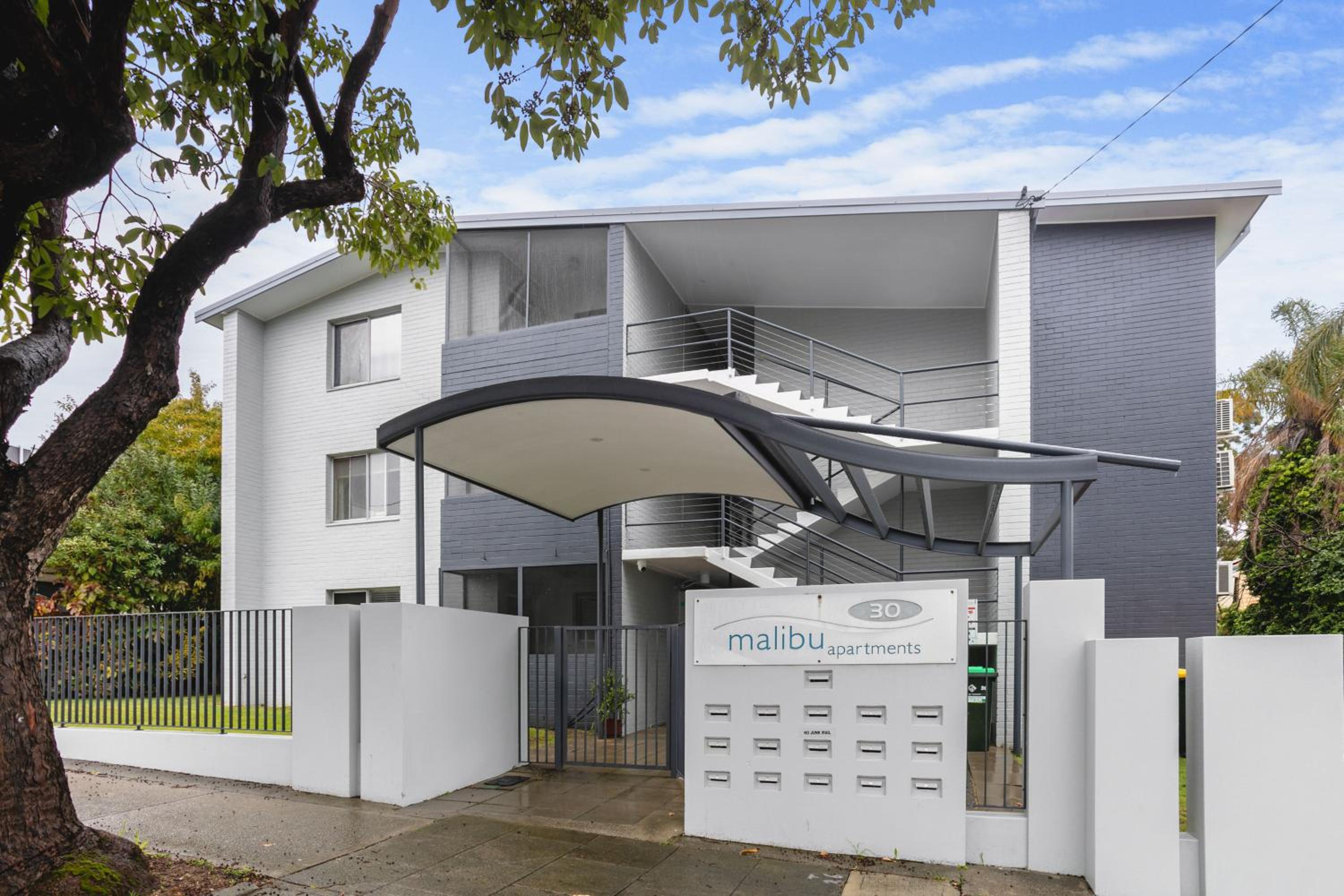 Malibu Apartments - Perth